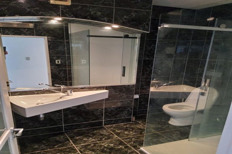 Photo of property in 11 Robieson Street, Roseneath, Wellington, 6011