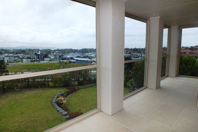 Photo of property in 6/126 Whangaparaoa Road, Red Beach, 0932