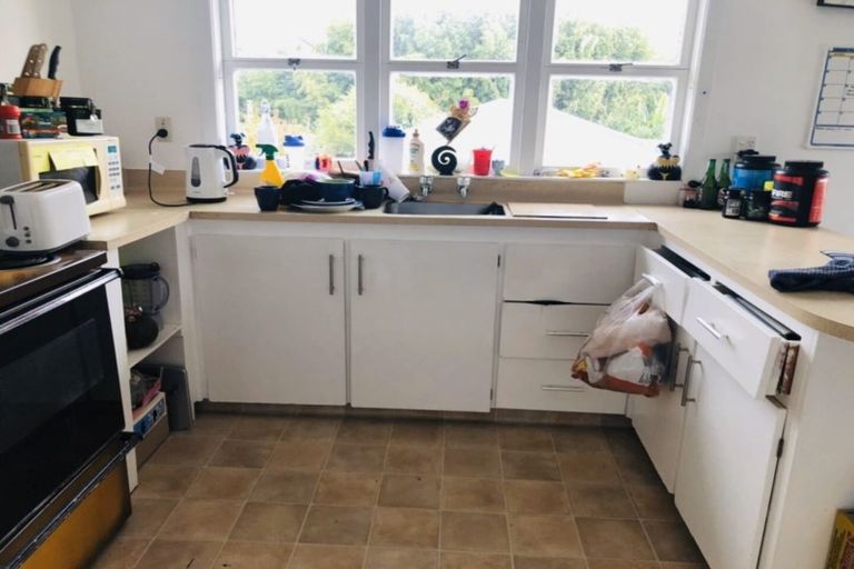 Photo of property in 22 Kingdale Road, Henderson, Auckland, 0610