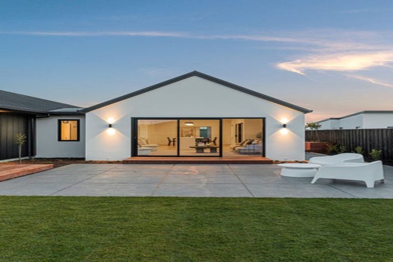 Photo of property in 1 Hobbs Lane, Harewood, Christchurch, 8051