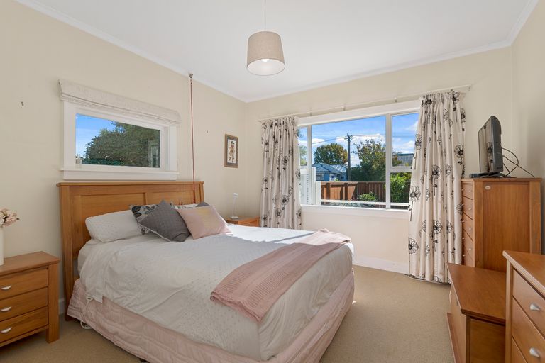 Photo of property in 166 Knowles Street, St Albans, Christchurch, 8052