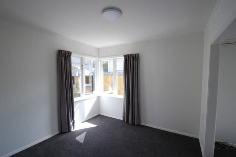 Photo of property in 127 Broderick Road, Johnsonville, Wellington, 6037