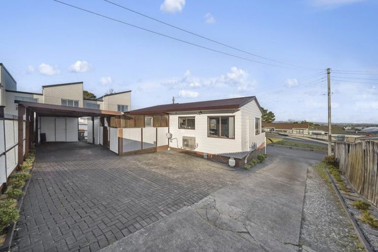 Photo of property in 2/86 Alfriston Road, Manurewa East, Auckland, 2102