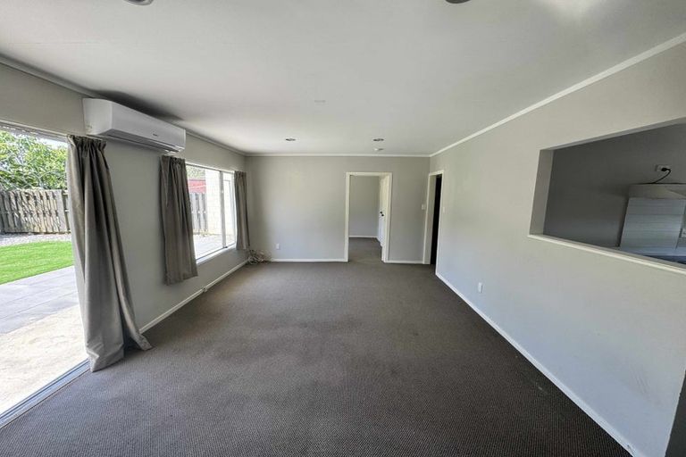 Photo of property in 2/14 Swan Crescent, Pakuranga, Auckland, 2010