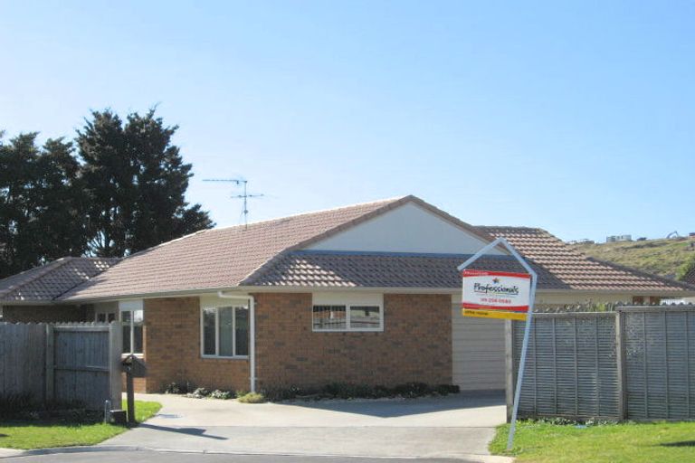 Photo of property in 3 Loris Place, Papakura, 2110