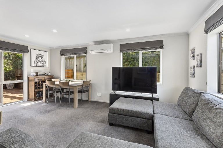 Photo of property in 16u7 Black Rock Road, Newlands, Wellington, 6037