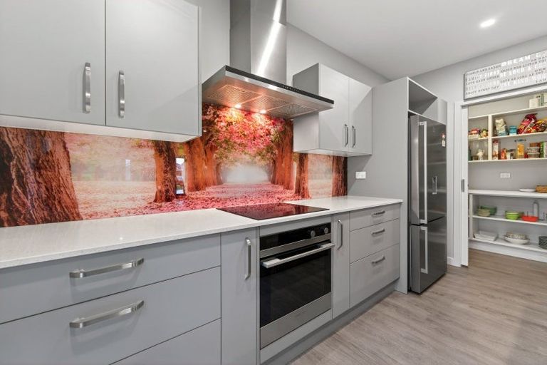 Photo of property in 3 Magnolia Lane, Kelvin Grove, Palmerston North, 4414