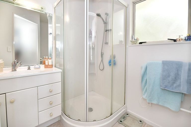 Photo of property in 19 Greta Place, Stanmore Bay, Whangaparaoa, 0932