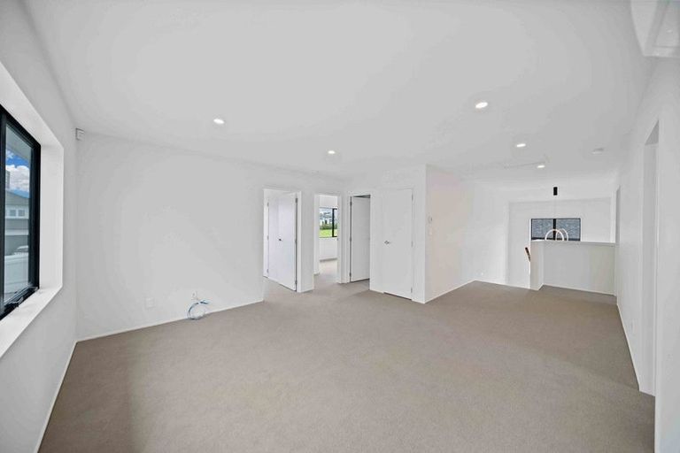 Photo of property in 17 Nola Dawn Avenue, Papakura, 2110
