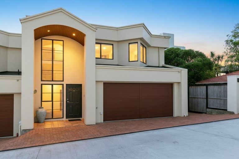 Photo of property in 3/22 Oriental Terrace, Oriental Bay, Wellington, 6011