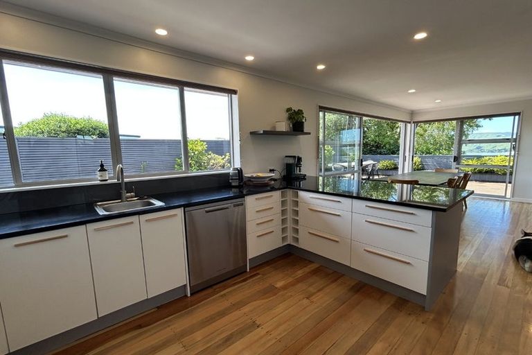 Photo of property in 29 Kiriwai Road, Paremata, Porirua, 5024