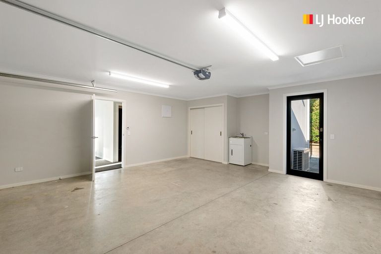Photo of property in 7a Athol Place, Ravensbourne, Dunedin, 9022