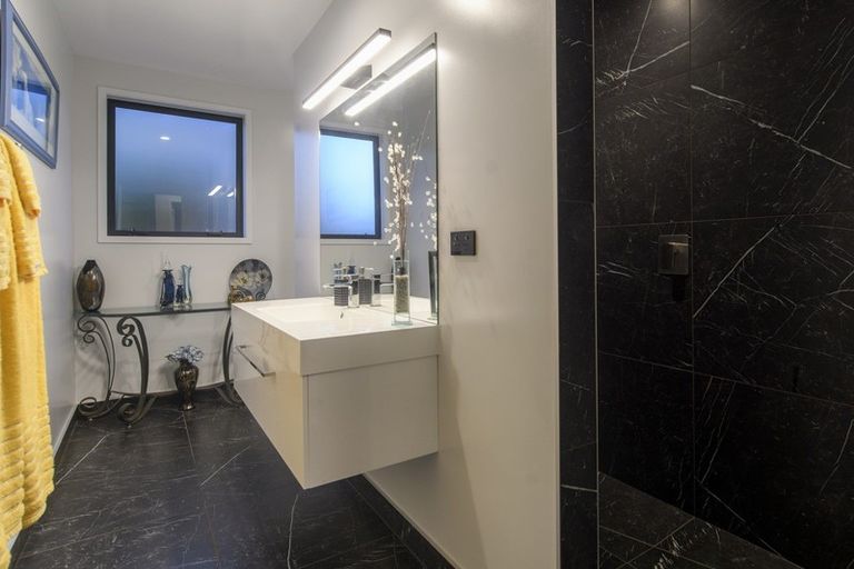 Photo of property in 133 Lakes Boulevard, Pyes Pa, Tauranga, 3112