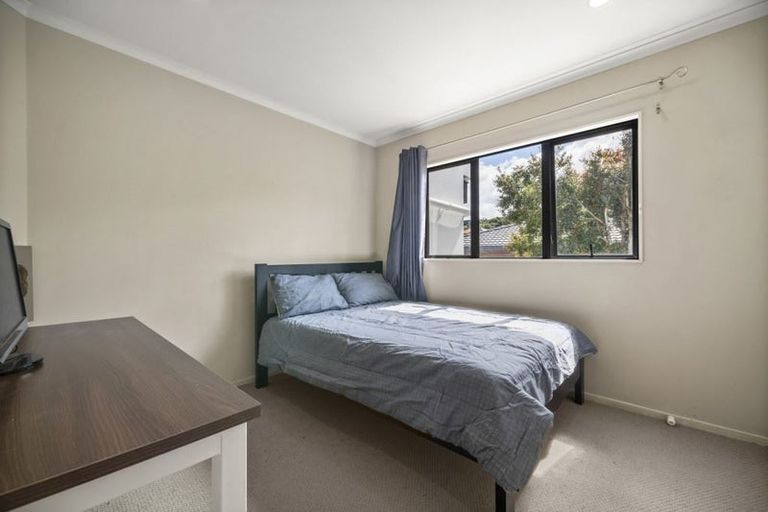 Photo of property in 3 Ambassador Glade, Orewa, 0931