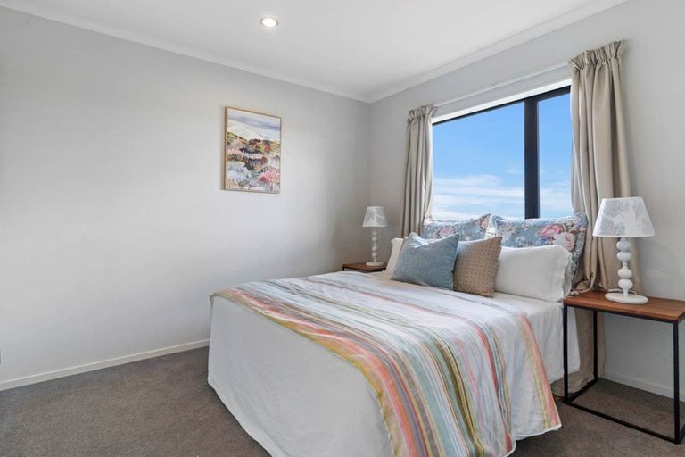 Photo of property in 173 Keri Vista Rise, Papakura, 2110