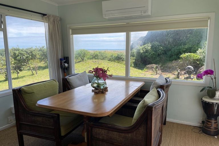 Photo of property in 34 North Piha Road, Piha, New Lynn, 0772