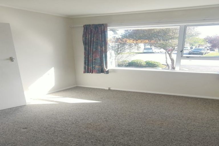 Photo of property in 2/3 Camp Street, Silverstream, Upper Hutt, 5019
