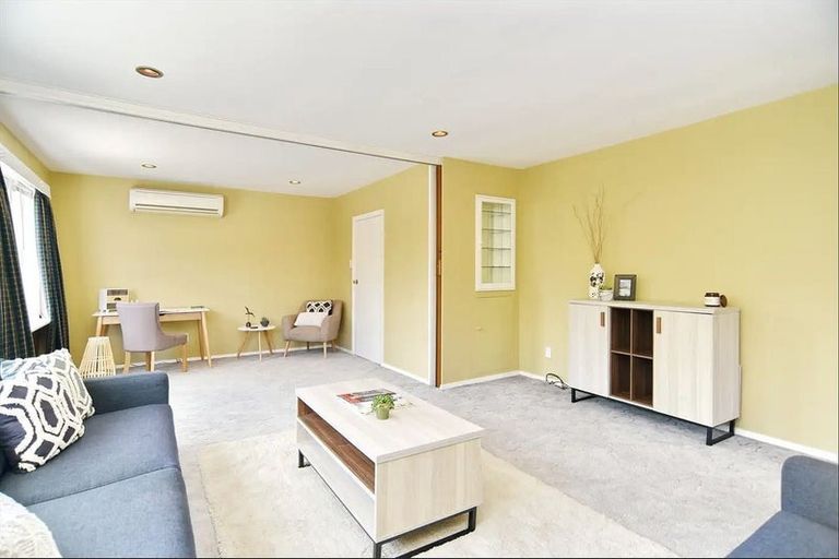 Photo of property in 17 Bateman Avenue, Bryndwr, Christchurch, 8053