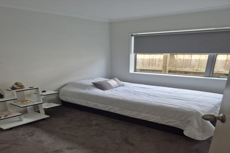 Photo of property in 16 Kutukutu Street, Takanini, 2112