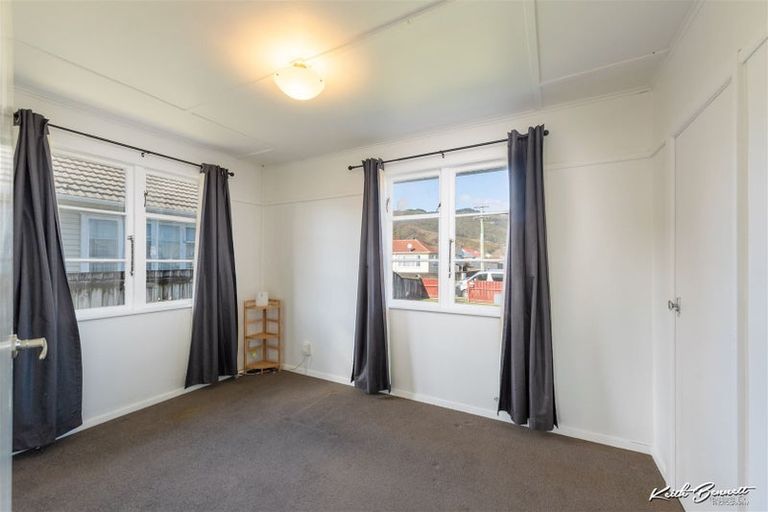 Photo of property in 25 Hewer Crescent, Naenae, Lower Hutt, 5011