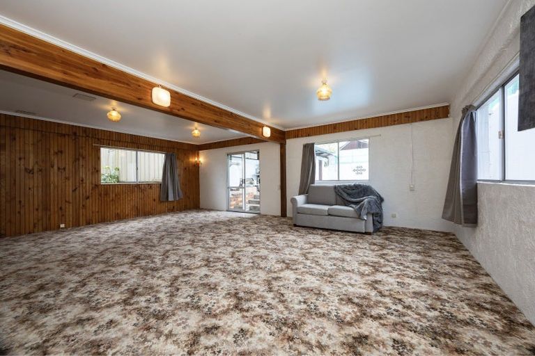 Photo of property in 174 Royal Road, Massey, Auckland, 0614