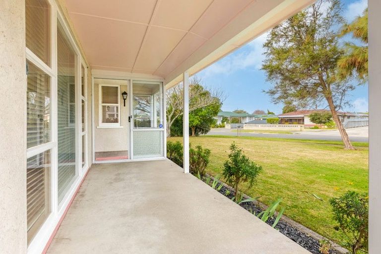 Photo of property in 6 Gebbie Road, Taradale, Napier, 4112