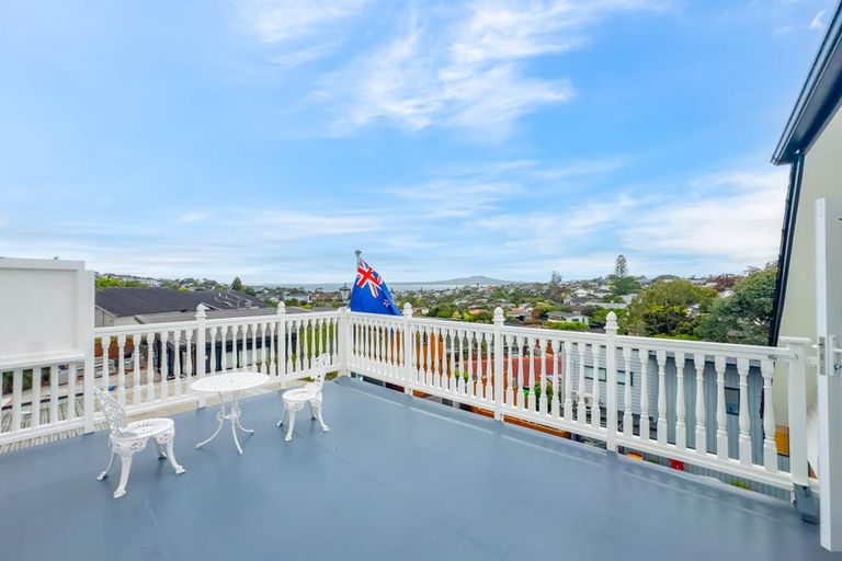 Photo of property in 73c East Coast Road, Castor Bay, Auckland, 0620