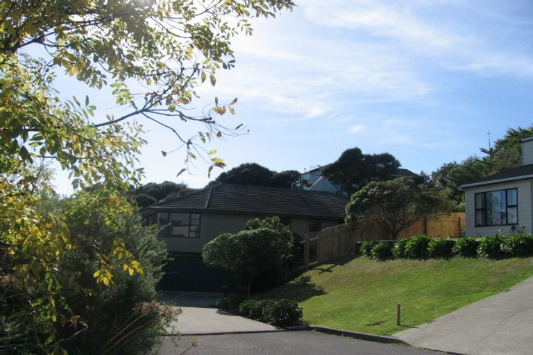 Photo of property in 14 Musket Lane, Whitby, Porirua, 5024