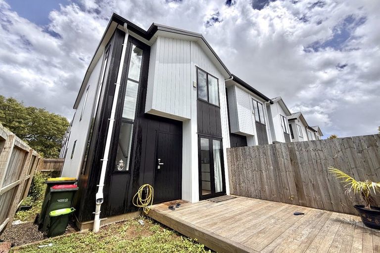 Photo of property in 1/28 Smythe Road, Henderson, Auckland, 0612
