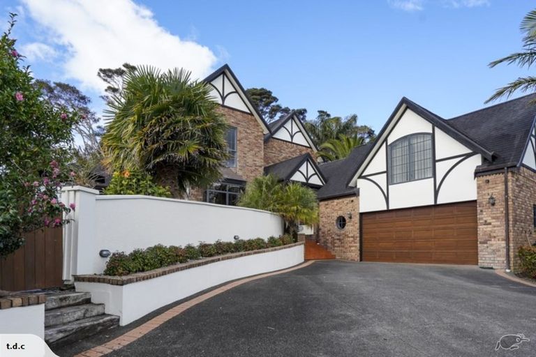 Photo of property in 30 Chamari Close, Titirangi, Auckland, 0604