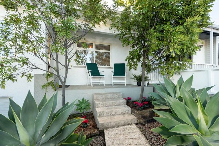 Photo of property in 5b Tay Street, Mount Maunganui, 3116