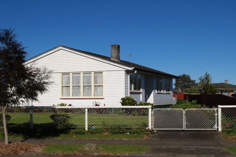 Photo of property in 42 Lavinia Crescent, Mangere East, Auckland, 2024