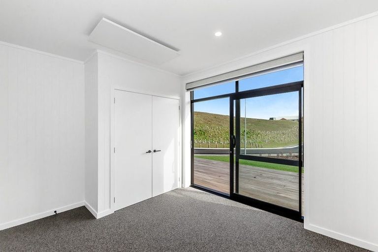 Photo of property in 42 Parkwood Avenue, Westgate, Auckland, 0614