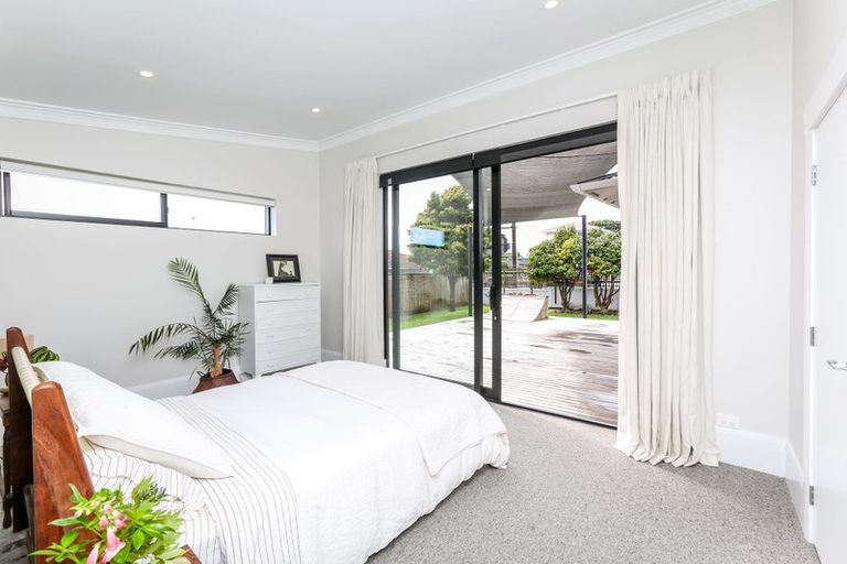 Photo of property in 22 Cutfield Road, New Plymouth, 4310