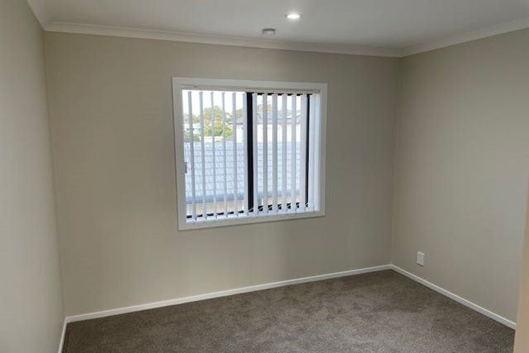Photo of property in 3 Edwards Avenue, Henderson, Auckland, 0610
