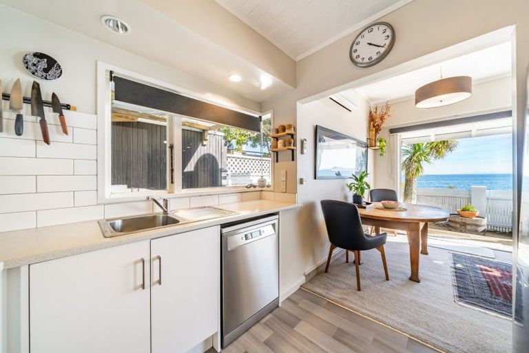 Photo of property in 31 Moana Road, Plimmerton, Porirua, 5026
