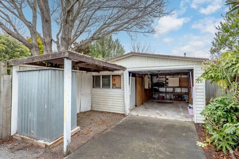 Photo of property in 6 Malabar Crescent, Broomfield, Christchurch, 8042