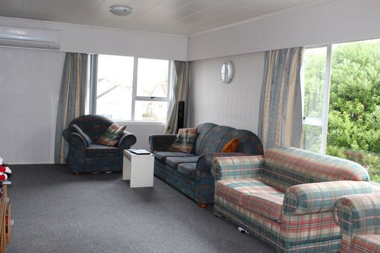 Photo of property in 2 Guildford Street, Levin, 5510