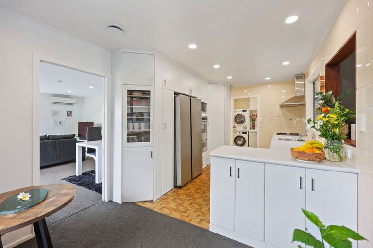 Photo of property in 16 Judkins Crescent, Cockle Bay, Auckland, 2014