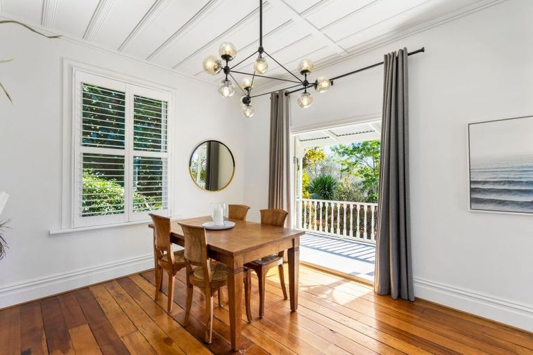 Photo of property in 6 Beach Road, Northcote Point, Auckland, 0627