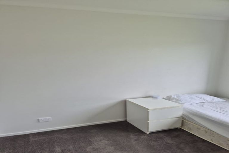 Photo of property in 16 Kutukutu Street, Takanini, 2112