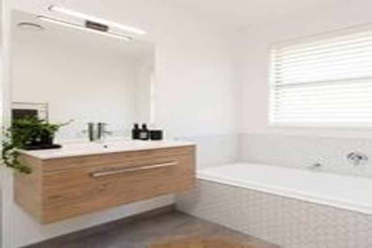 Photo of property in 10 Waimanu Place, Ruakaka, 0116