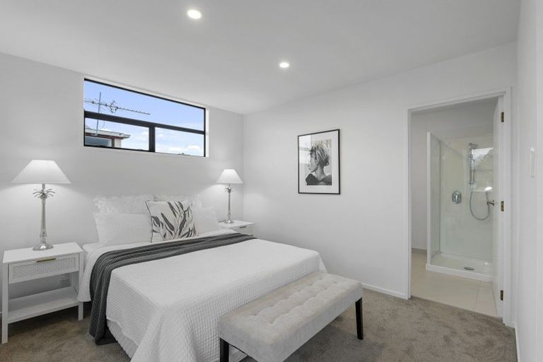 Photo of property in 49 Searells Road, Strowan, Christchurch, 8052