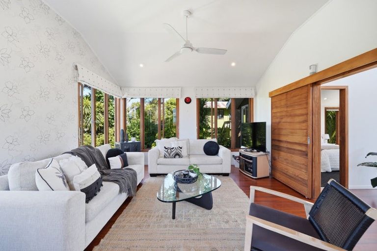 Photo of property in 24a Orchard Road, Waiake, Auckland, 0630