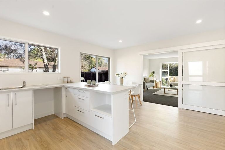 Photo of property in 2 Hythe Lane, Saint Martins, Christchurch, 8022