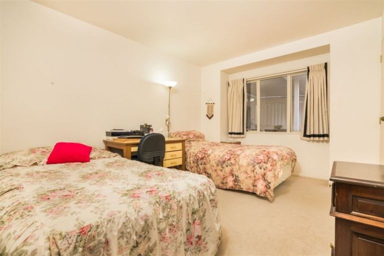 Photo of property in 10 Stephanie Close, Glenfield, Auckland, 0629