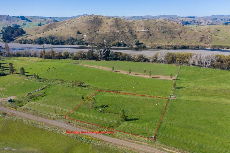 Photo of property in 26 River Road, Otane, 4271