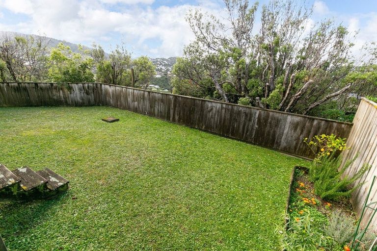 Photo of property in 5b Oldham Way, Crofton Downs, Wellington, 6035