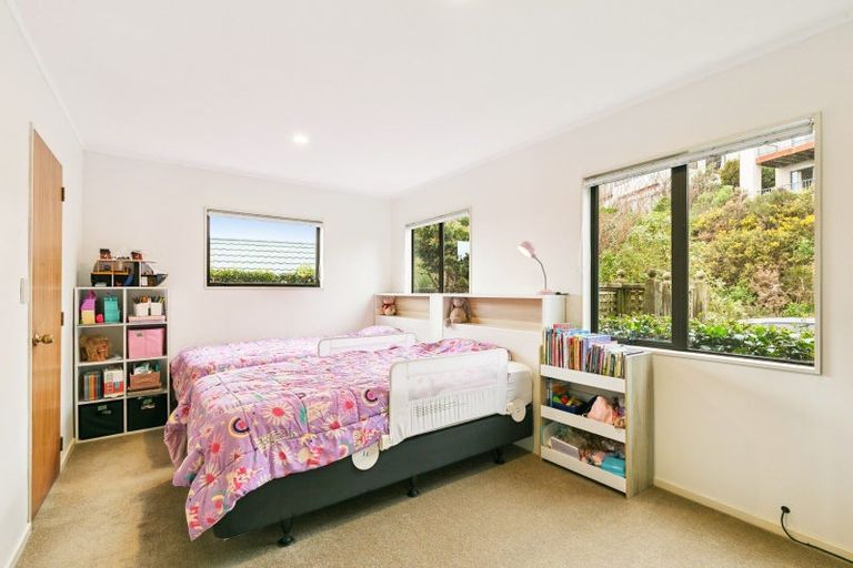 Photo of property in 7b Becker Way, Karori, Wellington, 6012