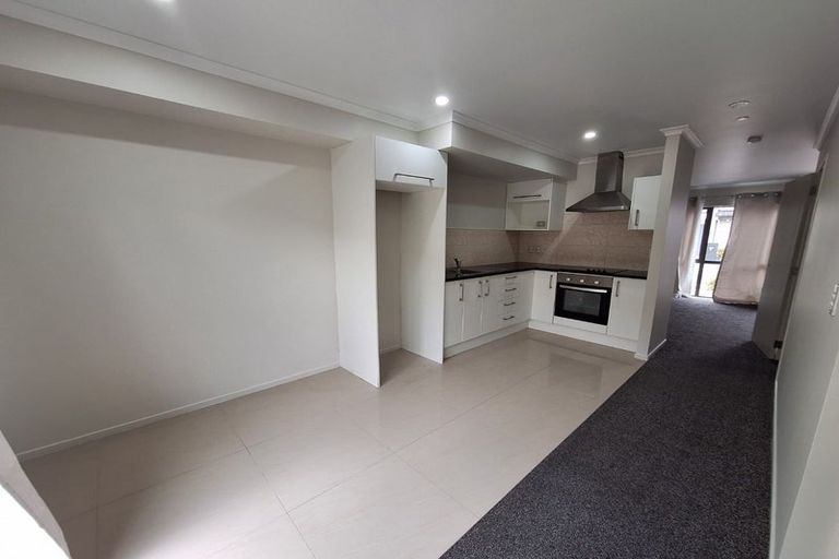 Photo of property in 10/4 Wallson Crescent, Wiri, Auckland, 2104